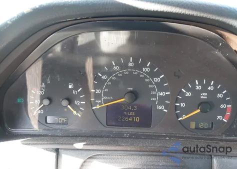 2001 Mercedes-Benz E 430 from USA, damaged, VIN WDBJF70J91X048740